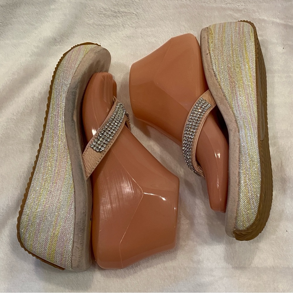Volatile Rhinestone Strap Pink-Beige Wedge Heel Thong Sandals FlipFlops Sz 7 VGC - Picture 10 of 15